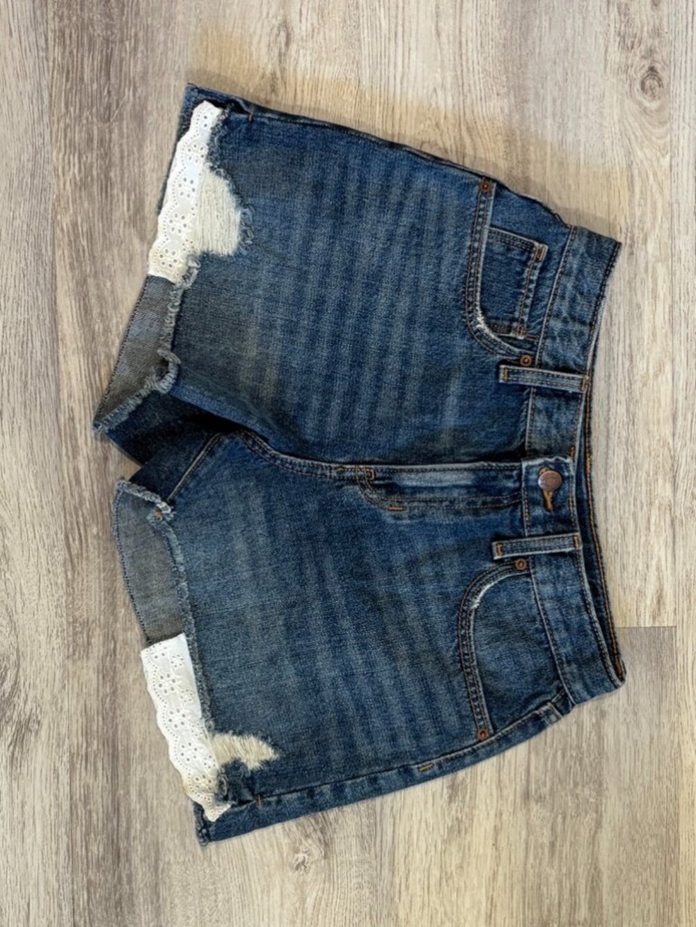 Old Navy Mid-Rise Denim Shorts with Crochet Lace Cuffs Size 4